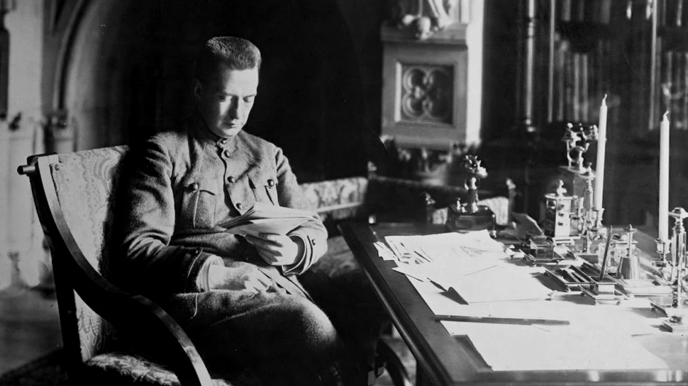 Aleksandr Kerenski – politicianul rus care ar fi putut schimba cursul istoriei, abolind monarhia, consolidând democrația și  oprind bolșevismul