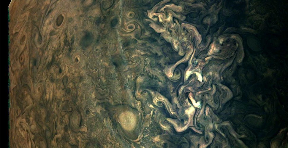 O imagine uimitoare cu atmosfera planetei Jupiter ridică noi semne de întrebare