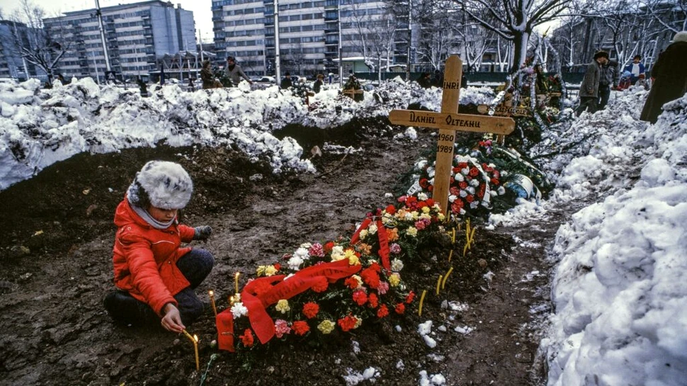 Noaptea „Trandafirului”. Cum au fost furaţi din morgă morţii de la Timişoara şi incineraţi la Bucureşti, din ordinul Elenei Ceauşescu