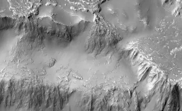 Urmele curenţilor de apă de pe Marte ar putea fi de fapt nisip
