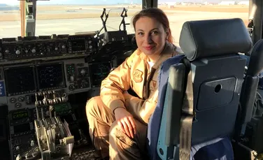 O româncă a devenit prima femeie pilot comandant de aeronavă în cadrul Heavy Airlift Wing din Europa