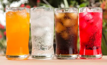 Cum ne afectează sănătatea consumul de sucuri dietetice?