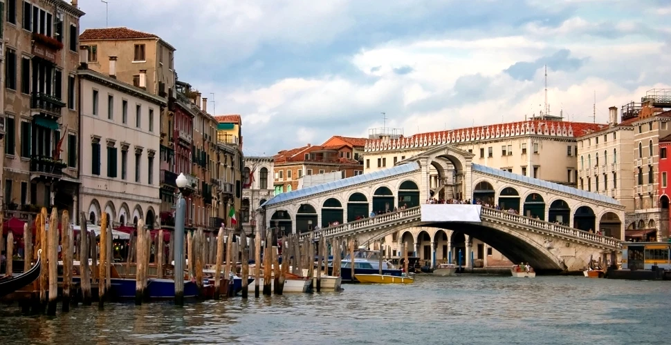 Veneţia va continua să se scufunde