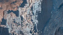 Un mineral nou de pe Marte ar putea rezolva un mister vechi de 20 de ani