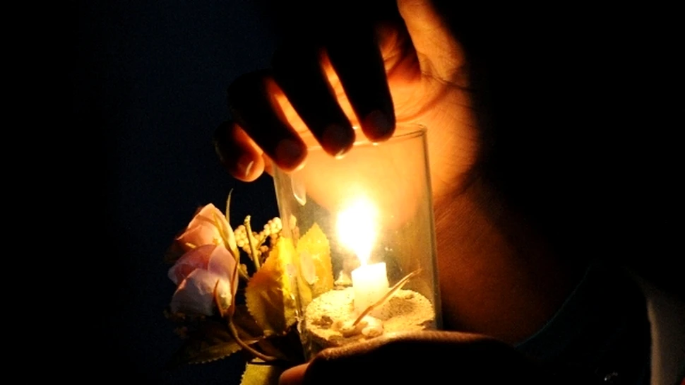 În flăcările lumânărilor se află milioane de particule de diamant!