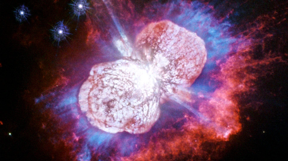 Explozia sistemului binar Eta Carinae, înregistrată de către telescopul Hubble