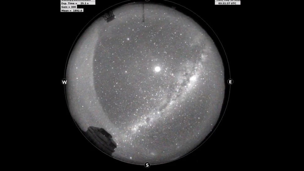 Imagini spectaculoase! Cum s-a văzut Calea Lactee în timpul eclipsei totale de Lună Sângerie?