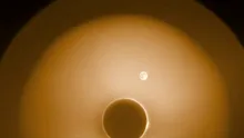 O misiune NASA a surprins o fotografie stranie cu Luna și Soarele