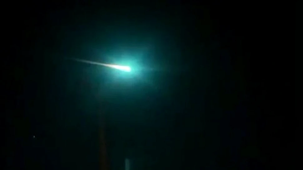 Minge de foc spectaculoasă pe cerul Australiei. Fenomenul i-a nedumerit până și pe astronomi