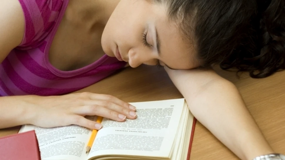 Un nou studiu confirmă rolul esenţial al somnului în procesul de învăţare