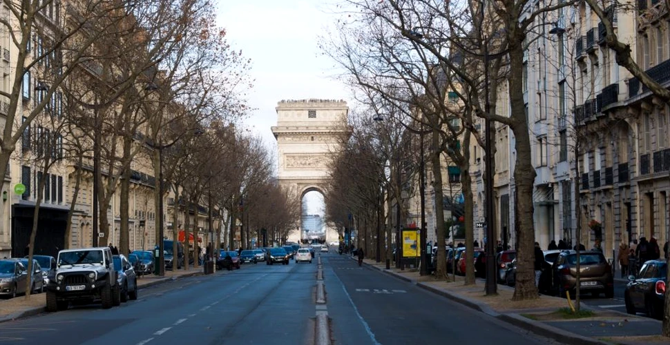 De ce vrea Parisul să facă referendum împotriva Airbnb
