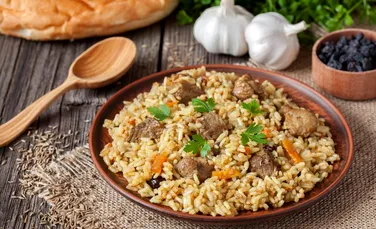 Tot ce trebuie să ştii despre orezul brun: beneficiile de sănătate, nutriţie şi istorie