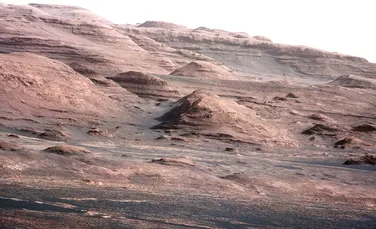 Curiosity a trimis pe Terra primele imagini color detaliate de pe Marte şi a stabilit o nouă premieră (GALERIE FOTO)
