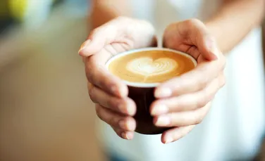 Cafeaua ar putea fi servită cu un avertisment privind dezvoltarea cancerului… cel puţin în California