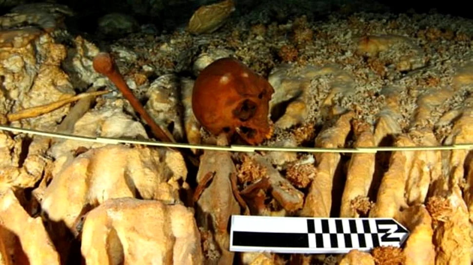 O ”gaură neagră a morţii” subacvatică a fost descoperită de cercetători: conţine oase şi rămăşiţe ale unei fete care poate rezolva un mare mister din istoria Americii