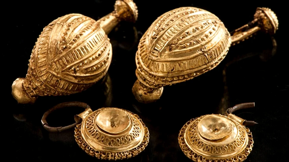 O cameră funerară de 2.600 de ani, plină de bogăţii, atestă legături foarte strânse între societăţile antice europene – GALERIE FOTO