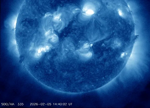Ce s-a putut vedea în atmosfera Soarelui chiar înaintea unei erupții colosale de clasă X9?