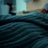 Dormitul cu lumină, oricât de slabă, crește riscul de boli cardiovasculare