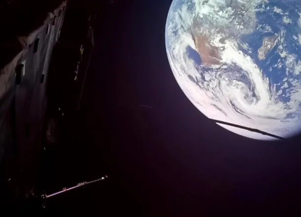 Sonda Juice tocmai a folosit Pământul drept o praștie gravitațională pentru a ajunge la Jupiter