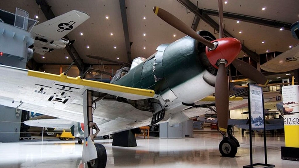 Un avion japonez din Al Doilea Război Mondial a fost recuperat după 80 de ani