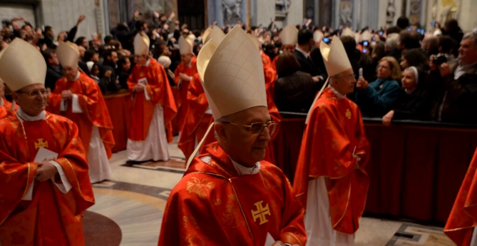 Vaticanul întrerupe semnalul de telefonie în timpul conclavului pentru alegerea noului papă