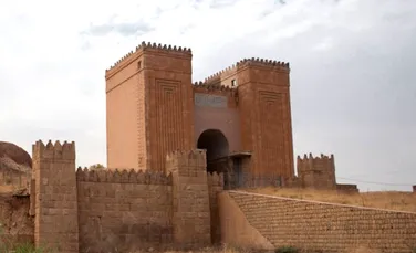Statul Islamic a distrus ”Poarta lui Dumnezeu”, edificiu dintr-un oraş menţionat şi în Biblie