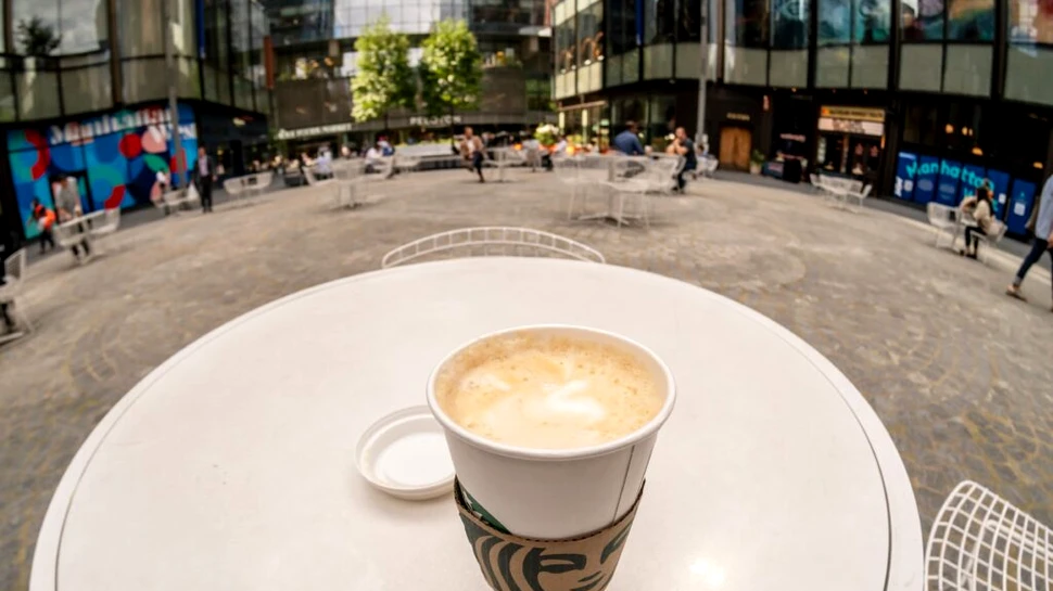 Starbucks a bătut palma pentru o tranzacție de 4 miliarde de dolari