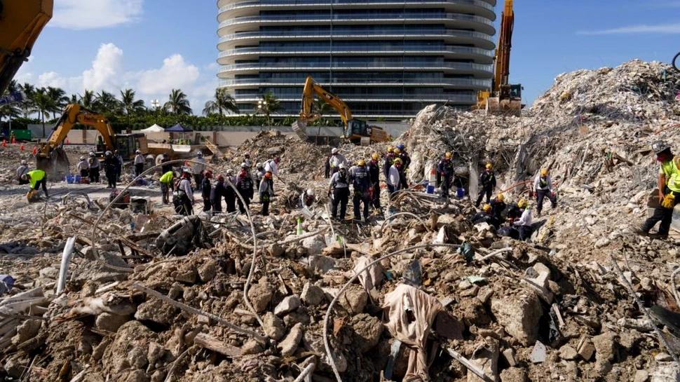 Numărul victimelor prăbuşirii blocului rezidenţial din Miami, în creștere