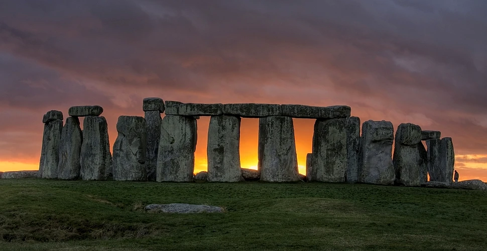 Cercetătorii oferă două explicaţii pentru Stonehenge
