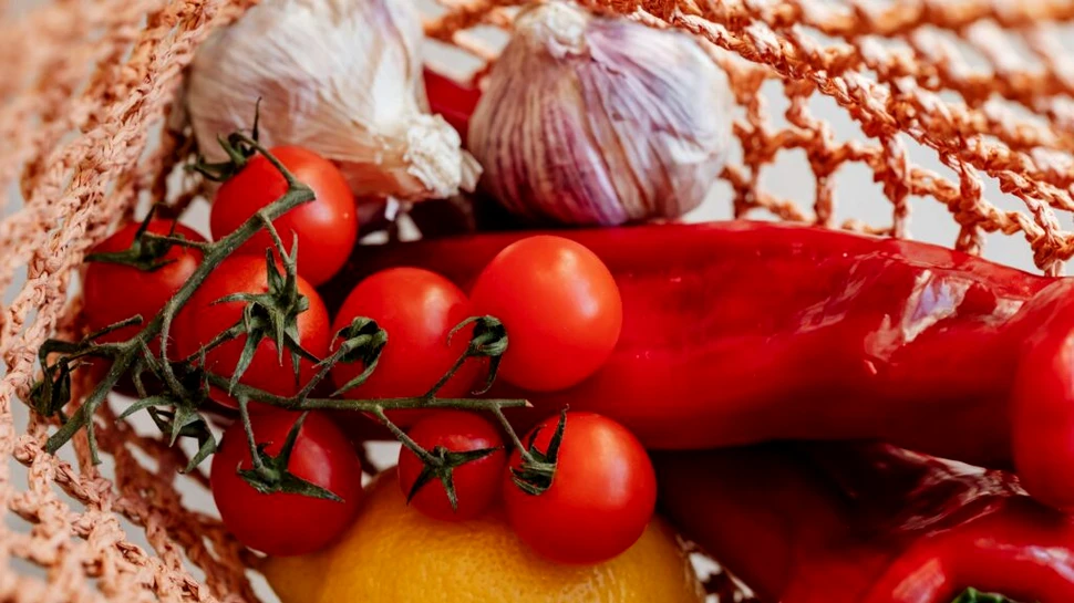 Dieta raw-vegană, un risc pentru sănătate! Ce spun cercetătorii?