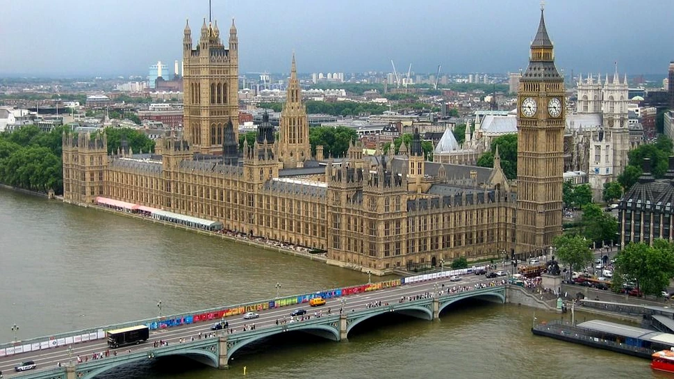 Big Ben sărbătoreşte în tăcere 160 de ani de când a sunat prima dată