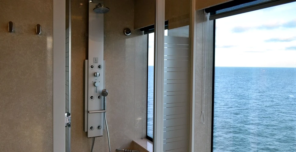 La ce preţ va fi disponibilă cabina de duş care te „scaldă” în muzică şi răspunde la comenzi vocale