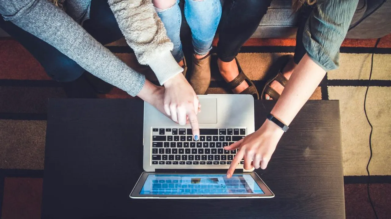 internet-wikipedia_unsplash_descopera 
