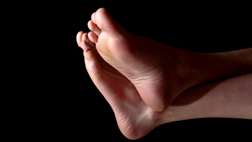 Manualele de anatomie sunt greşite… sau cel puţin nu spun tot adevărul: unii dintre noi au „picioare de maimuţă”