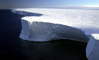 O bucată de gheaţă uriaşă s-a desprins de estul Antarcticii. ”Mă bucur să văd ruperea acestui gheţar”