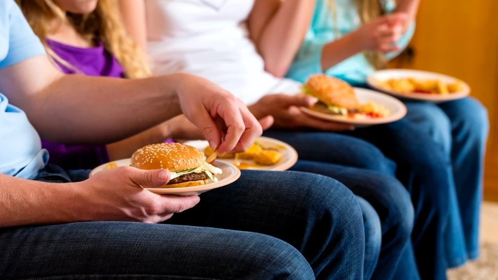 Cinci strategii prin care restaurantele fast-food stimulează creşterea consumului