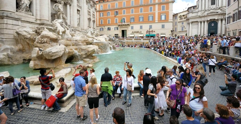 Iată unde ajung monedele aruncate în Fontana di Trevi din Roma