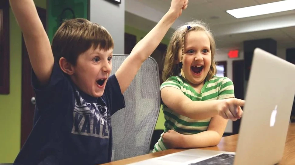 Google finanțează programe de siguranță online pentru copii