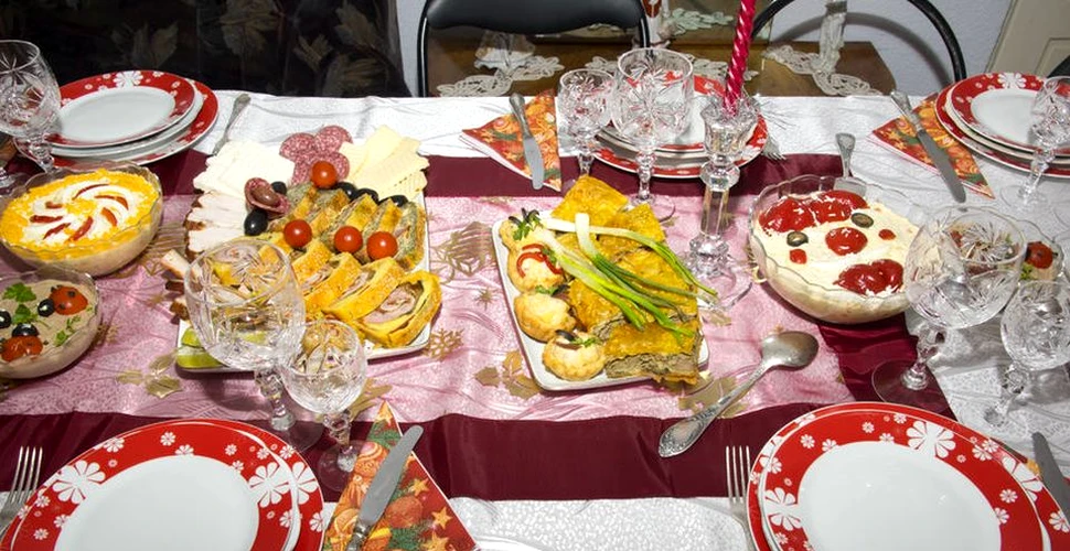 Ţuica, sarmalele, piftia, şoriciul şi jumările româneşti în TOP 10 Tradiţii culinare de Crăciun