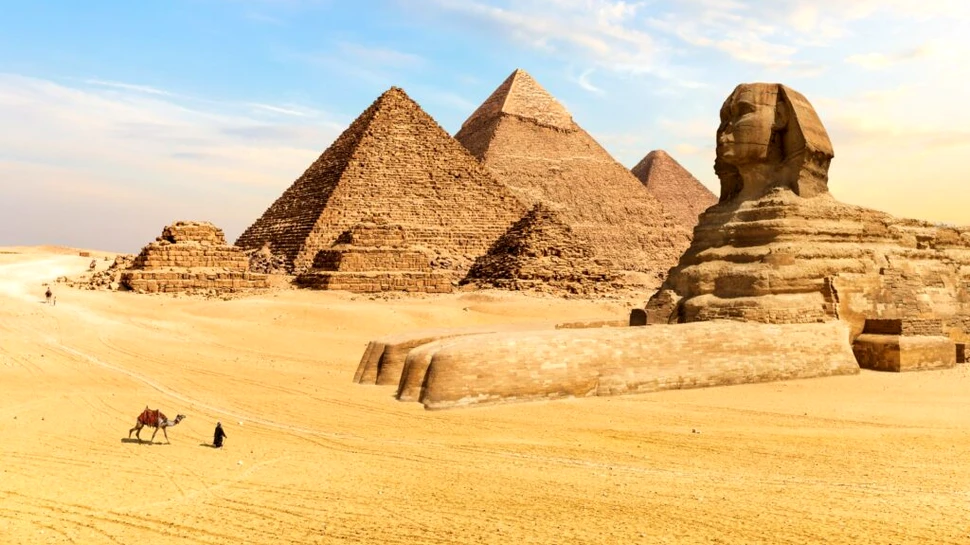 Doar câteva obiecte au fost recuperate din Marea Piramidă din Giza. Care sunt acestea?