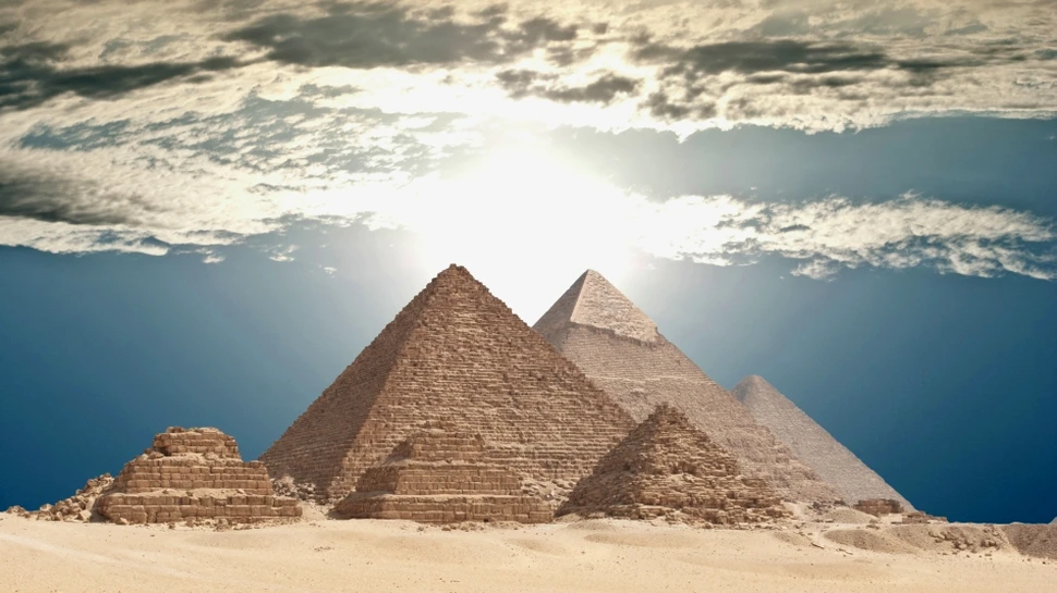 Cum au fost construite piramidele egiptene. Ipoteze controversate