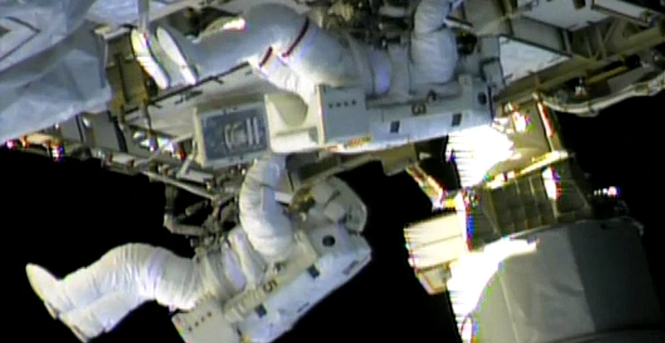 Doi astronauţi americani au oprit scurgerea de amoniac de la bordul ISS după o misiune fără precedent