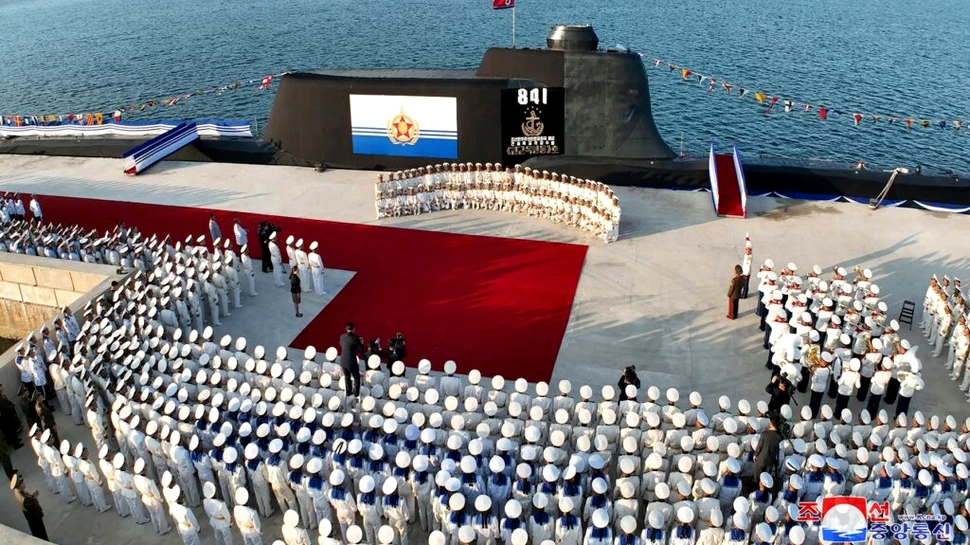 Coreea de Nord a lansat primul său submarin tactic dotat cu armament nuclear