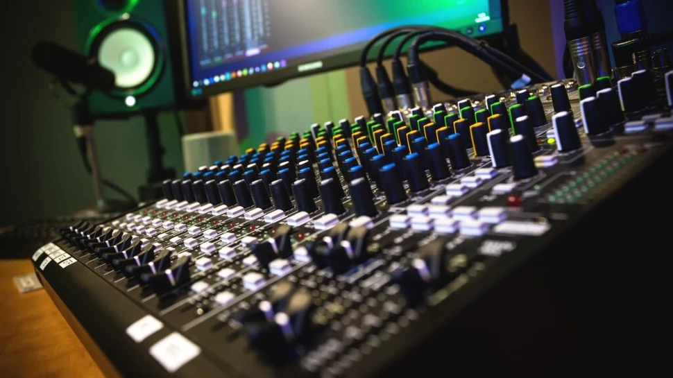 O tehnică poate stimula auzul uman în contexte zgomotoase. Oamenii de știință arată cum