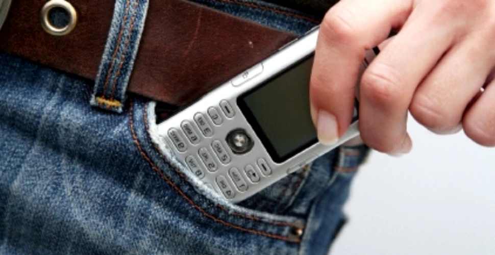 Telefonul mobil ameninţă fertilitatea masculină