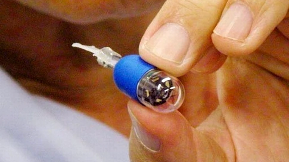 Japonezii au inventat endoscopul-capsulă, capabil de auto-propulsie prin corpul uman
