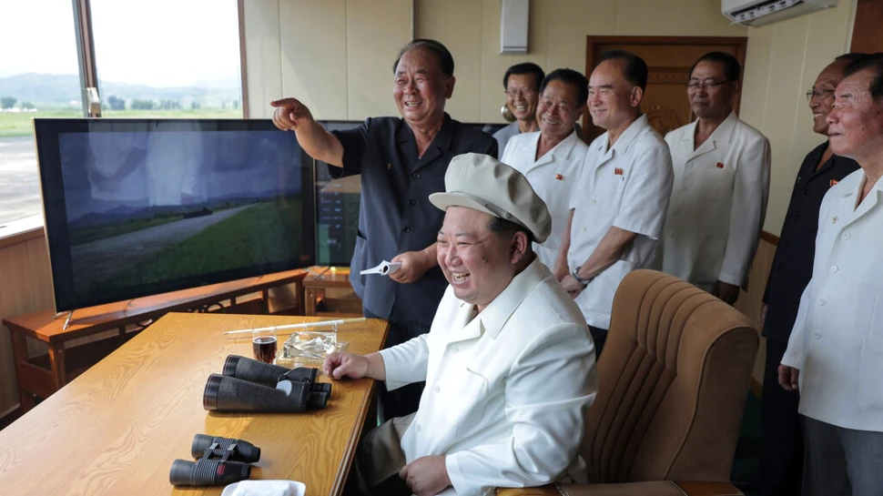 Kim Jong Un a participat la „testarea cu succes a dronelor sinucigașe”