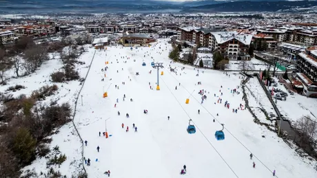 Cum reușește o stațiune de schi din Bulgaria să atragă turiști tot anul?