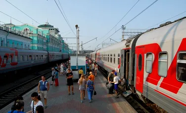 Care tren traversează 3 țări și 8 fusuri orare în 7 zile?