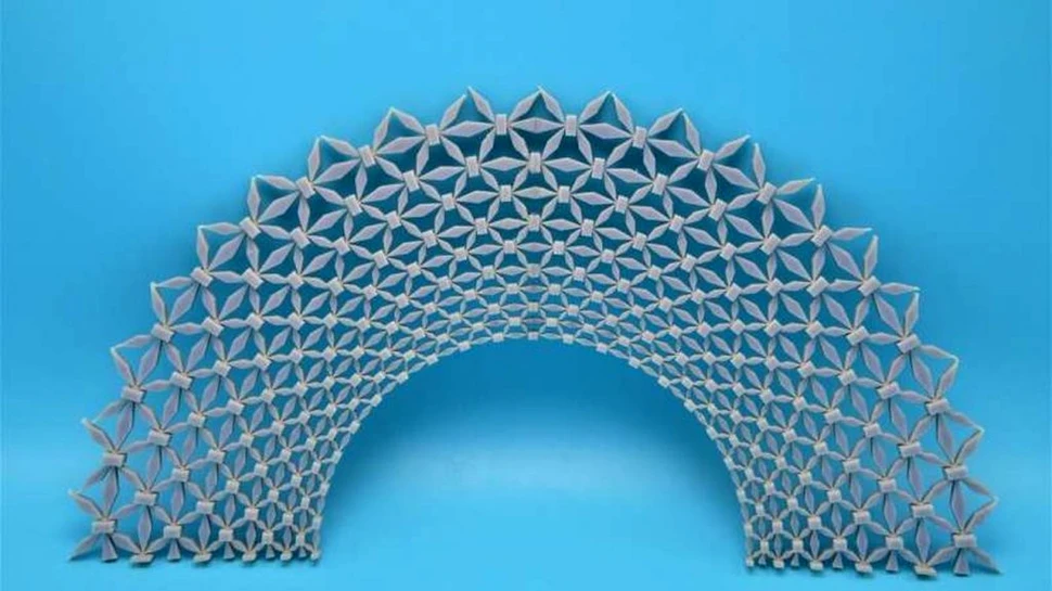 Cercetătorii lucrează la un meta-material flexibil care poate fi folosit pentru ascunderea obiectivelor militare